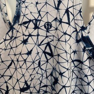 Lululemon Women’s size 6